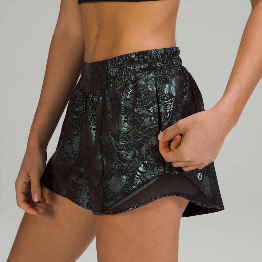 Lululemon RARE LIKE NEW Hotty Hot Low-Rise Lined Short 4": Black Iridescent Foil